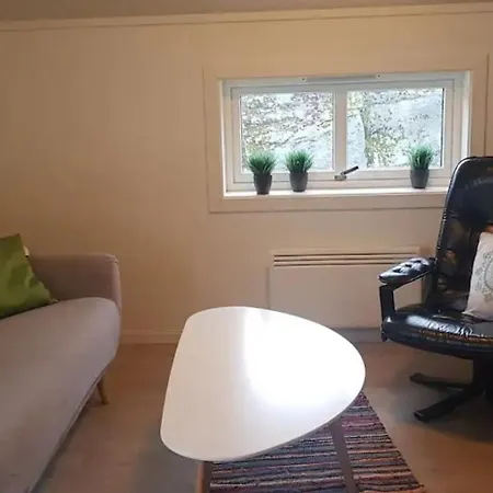 Lofoten - Cozy Apartment For 3 People *